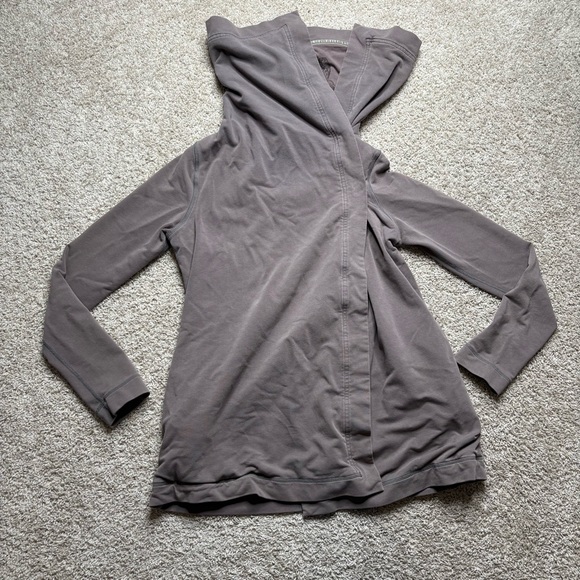 Lululemon Savasana Wrap - Picture 1 of 6